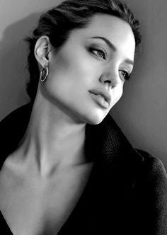 How To Get A Super Sharp Jawline Like You See On Angelina Jolie This video will show you how to achieve that. how to get a super sharp jawline like