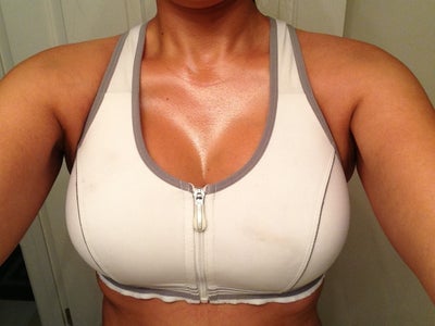 Woman removes her 34DDD breast implants after she says they made