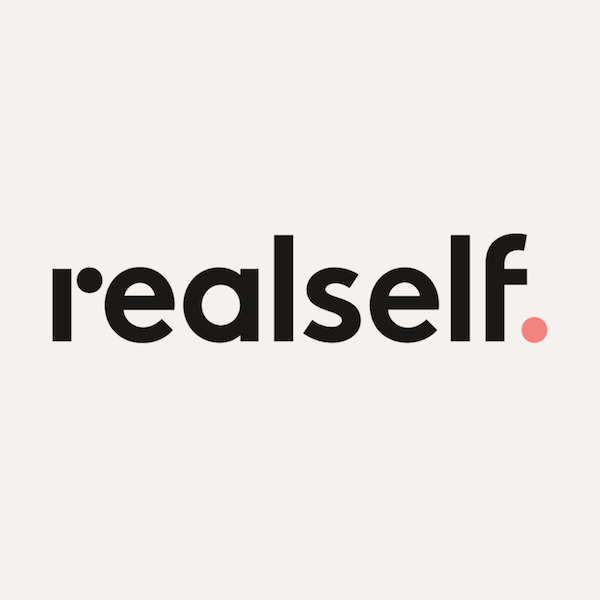 www.realself.com